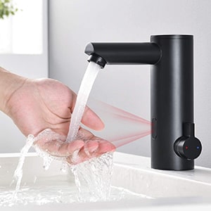 Badarmatur schwarz - Wasserhahn mit Infrarot Sensor